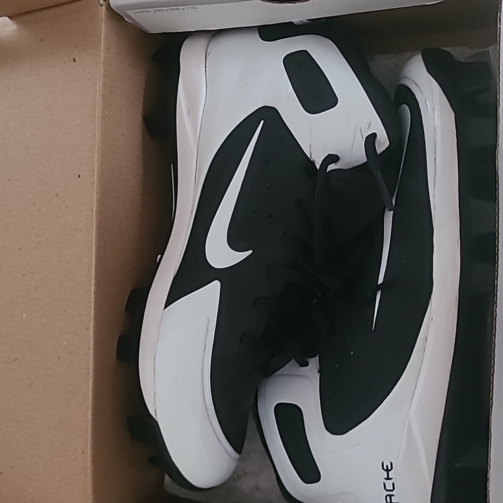 Boys /Mens Cleats New box